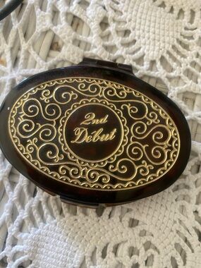 Vintage -2nd Debut -Decorative Compact Case - Tortoiseshell with Gold Filigree